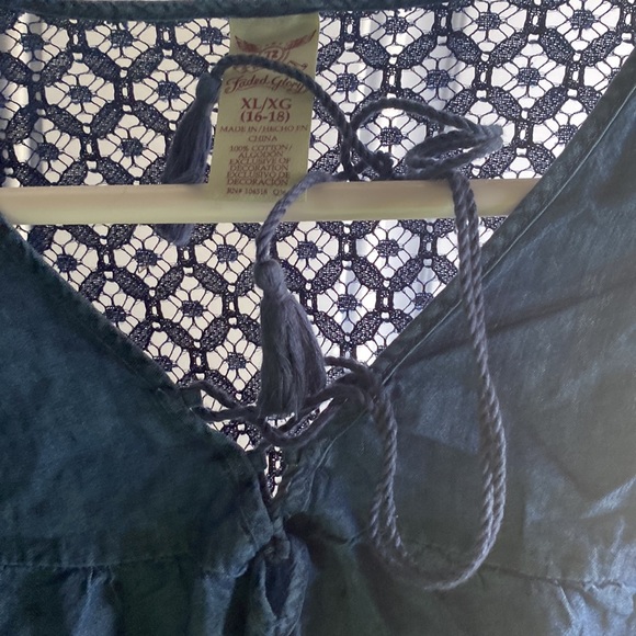 Top - Picture 3 of 4